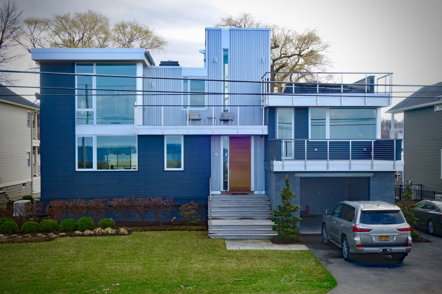 Modern house on Lake Road in Webster