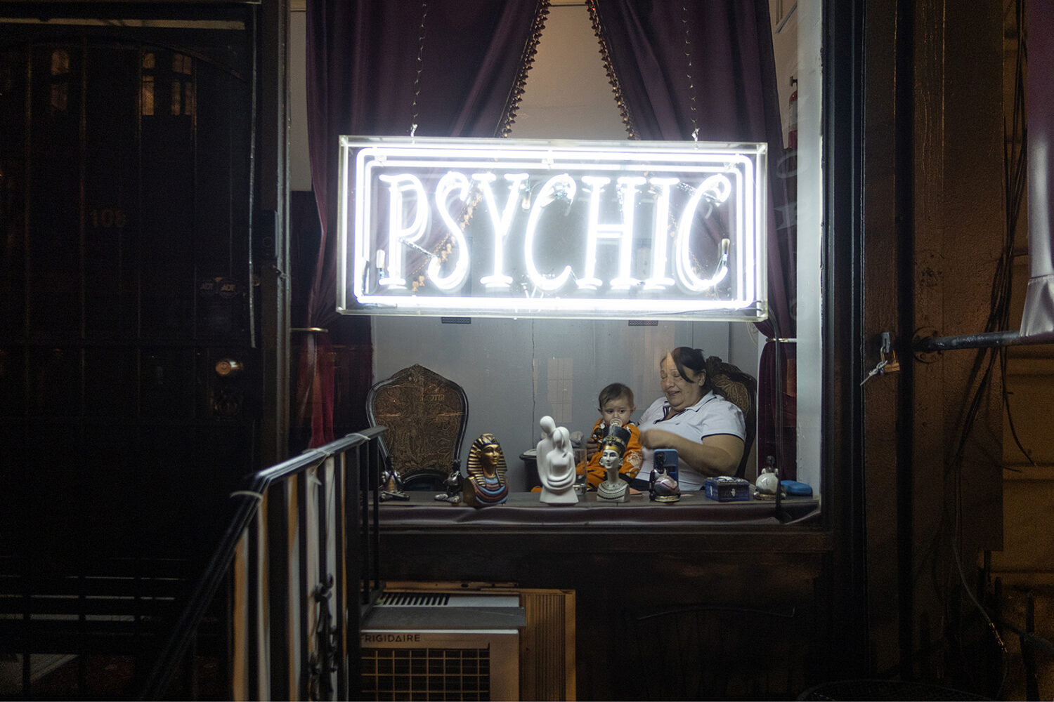 Psychic at work in lower Manhattan